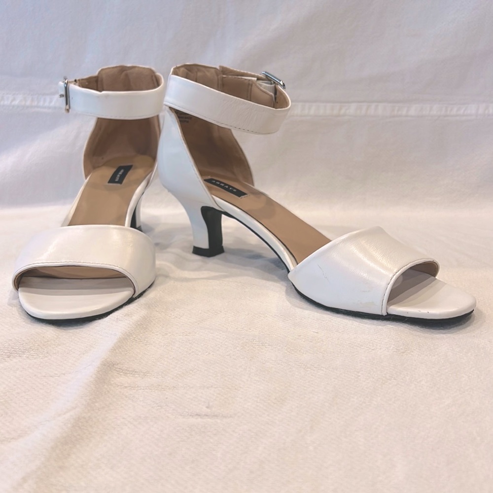 Selling low heels for cheap.